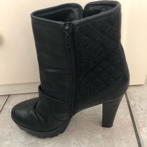 Guess boots